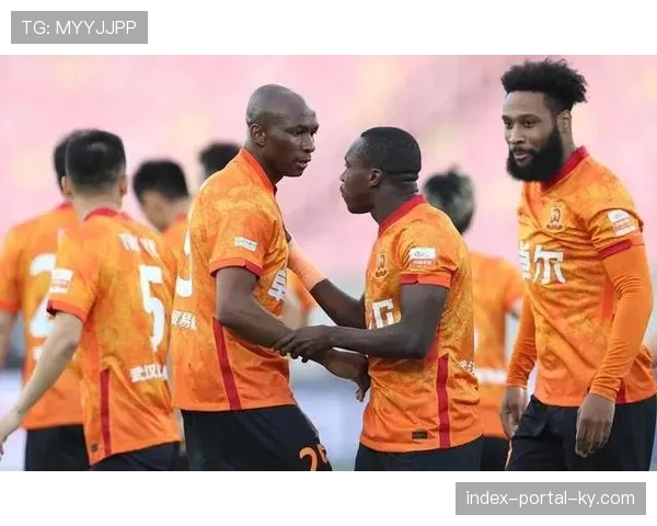 盖伊首秀梅开二度加助攻 申花双外援锋线组合成型